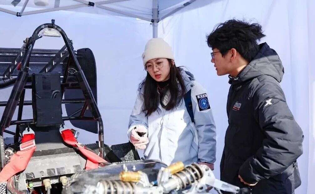 今天想认真夸一夸车队的"她"